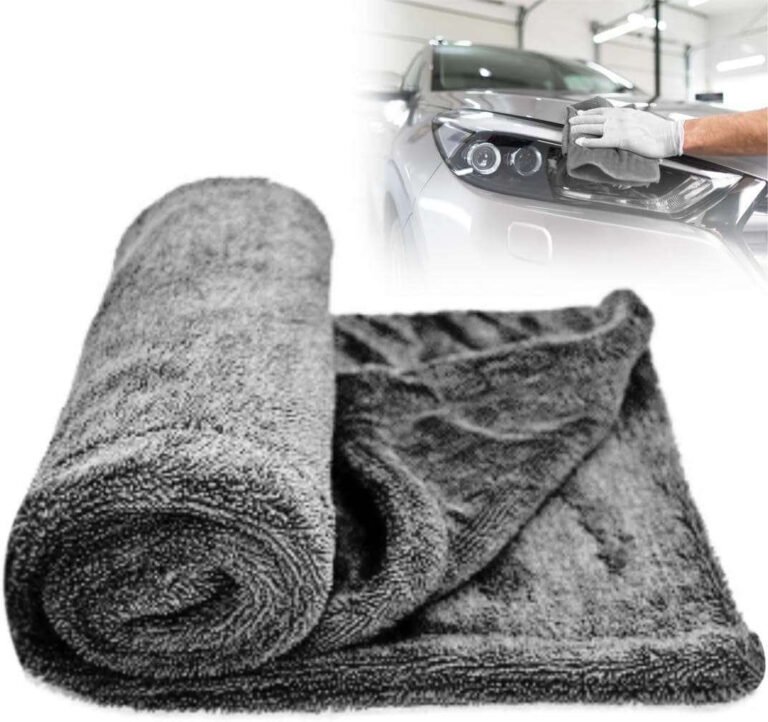 ket factors to consider when choosing microfiber towels for car detailing